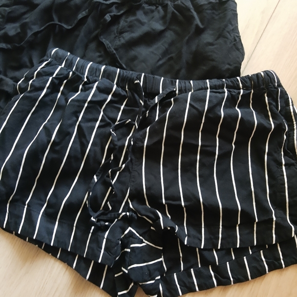 RVCA coverup casual shorts bundle - Picture 9 of 9